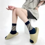 Cashmere Contrast Logo Crew Socks - Image 4