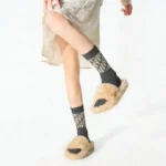 Cashmere Contrast Logo Crew Socks - Image 11